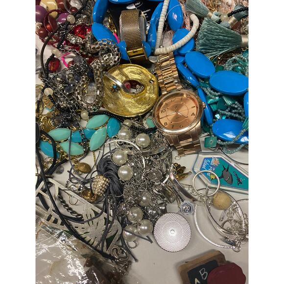 Mixed Jewelry Parts Box 3 Pounds Craft Parts Broken & Whole - Picture 7 of 10